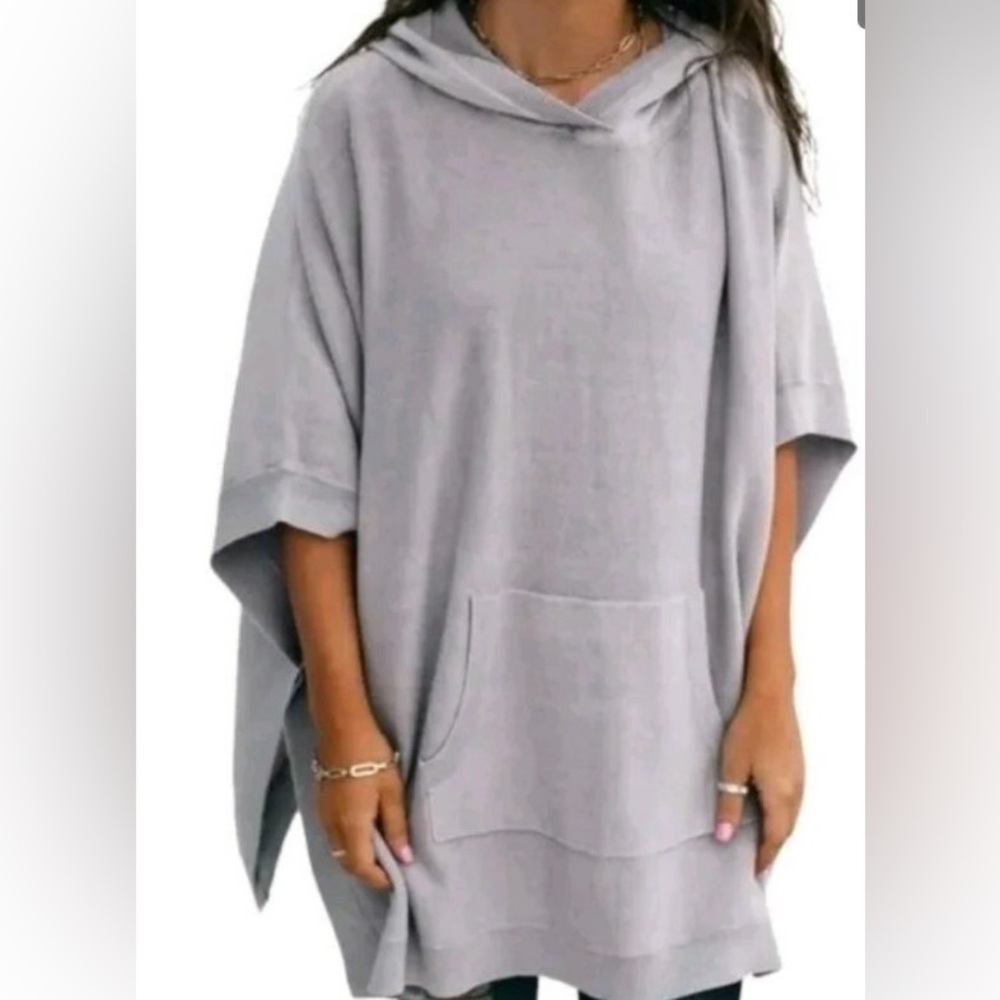 NWT Barefoot Dreams Sunbleached Poncho